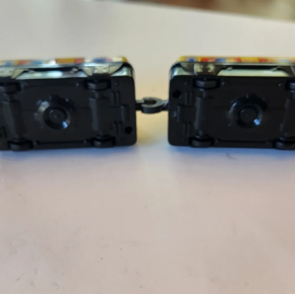 Vintage 2005 Sonic Whacky Pack Retro line metal train car toy set‎ of 2